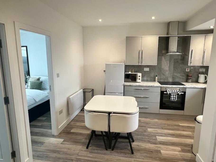 New 2 Bed Preston City Centre Flat - Sleeps 4 Екстер'єр фото