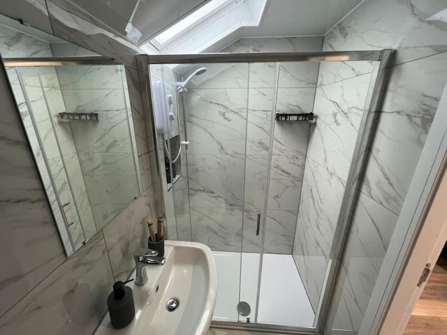 New 2 Bed Preston City Centre Flat - Sleeps 4 Екстер'єр фото